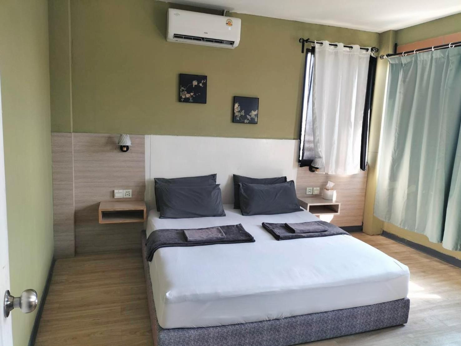 Susu Khaosan Hostel Bangkok Buitenkant foto