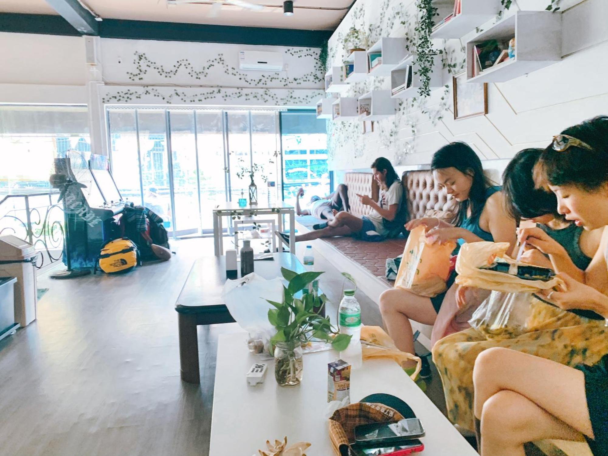 Susu Khaosan Hostel Bangkok Buitenkant foto