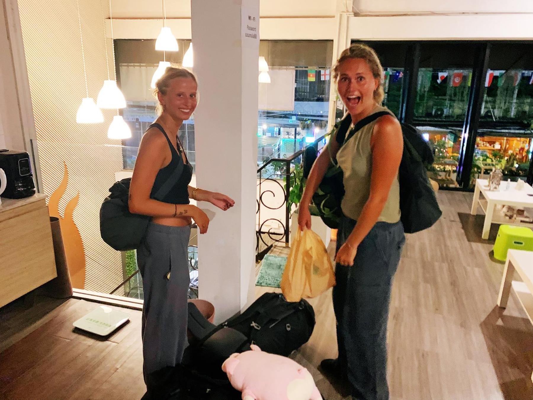 Susu Khaosan Hostel Bangkok Buitenkant foto