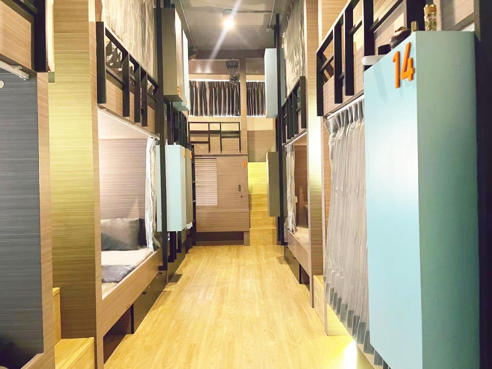 Susu Khaosan Hostel Bangkok Buitenkant foto
