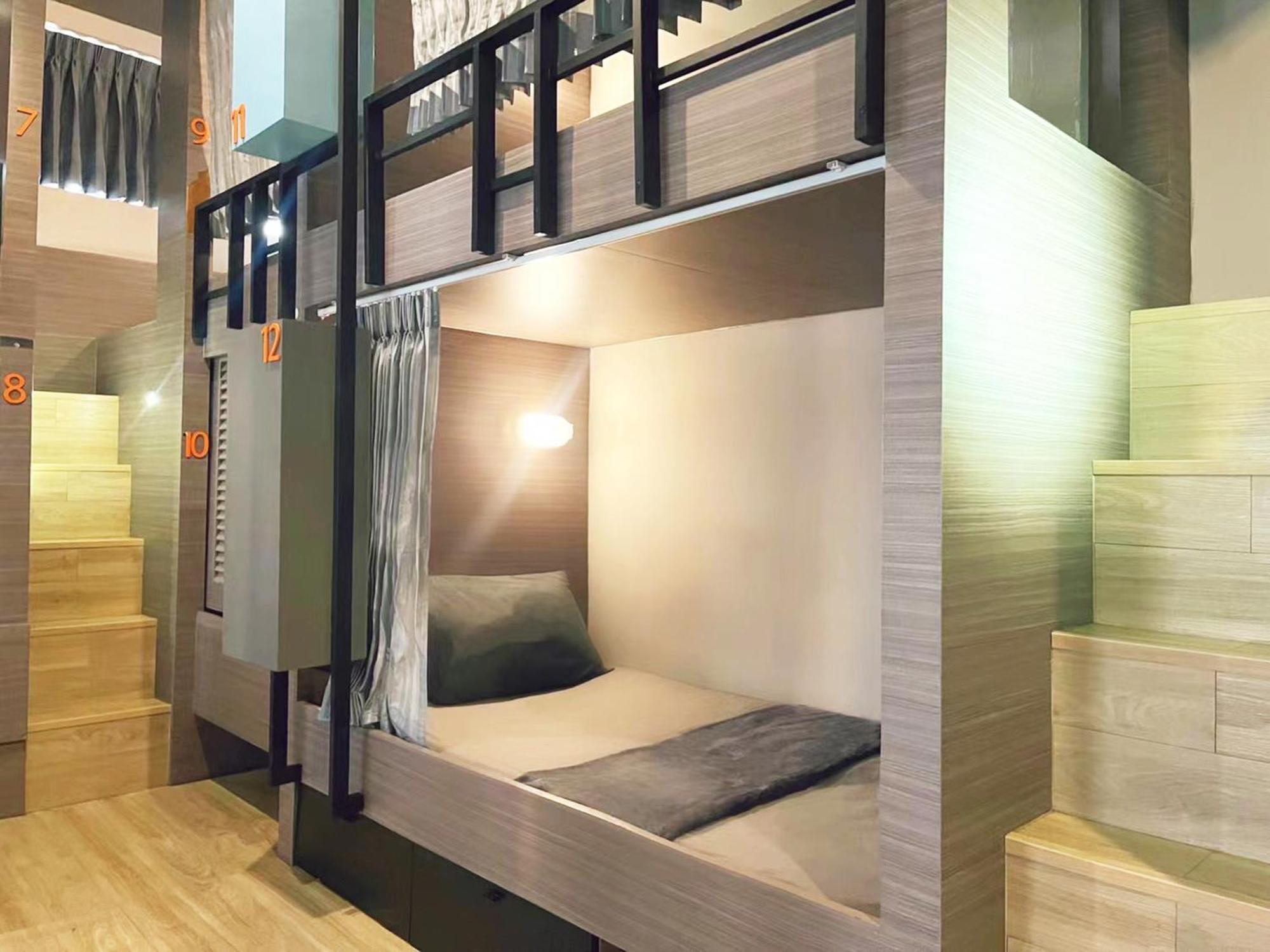 Susu Khaosan Hostel Bangkok Buitenkant foto