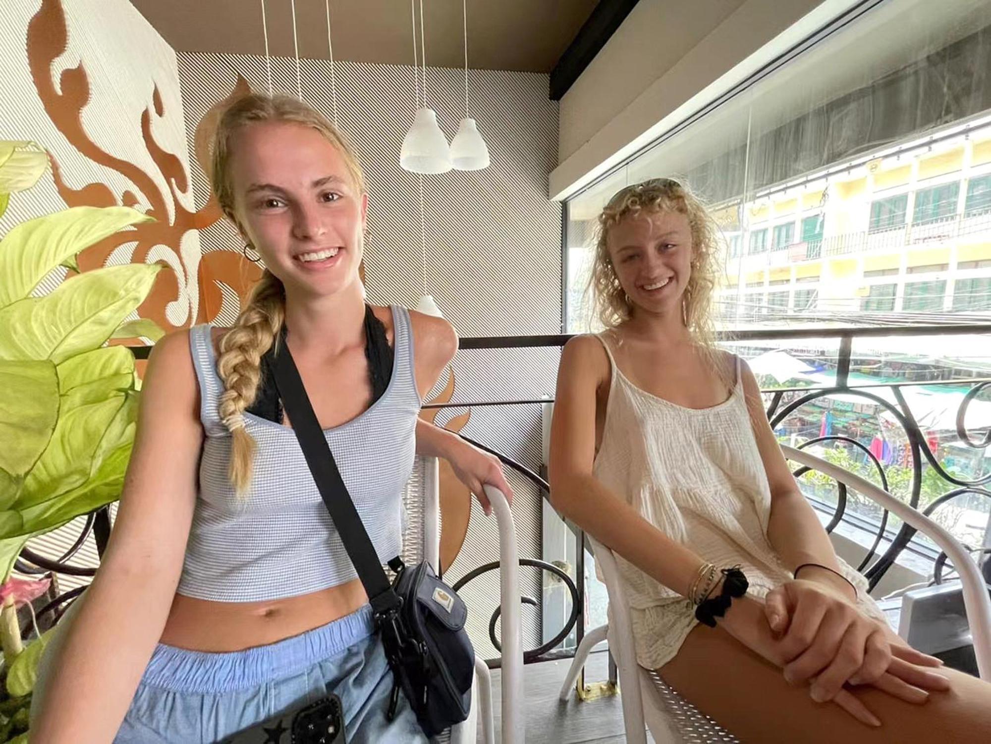 Susu Khaosan Hostel Bangkok Buitenkant foto