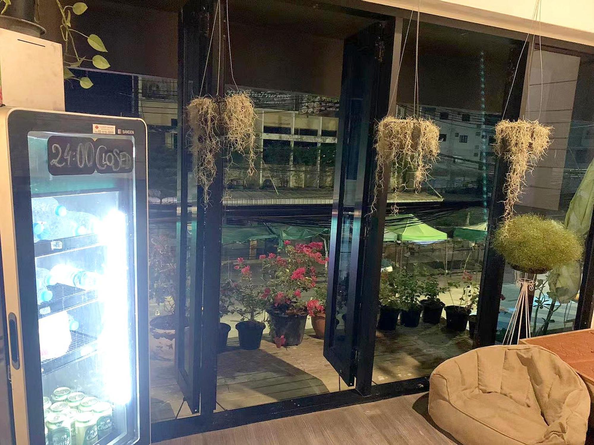 Susu Khaosan Hostel Bangkok Buitenkant foto