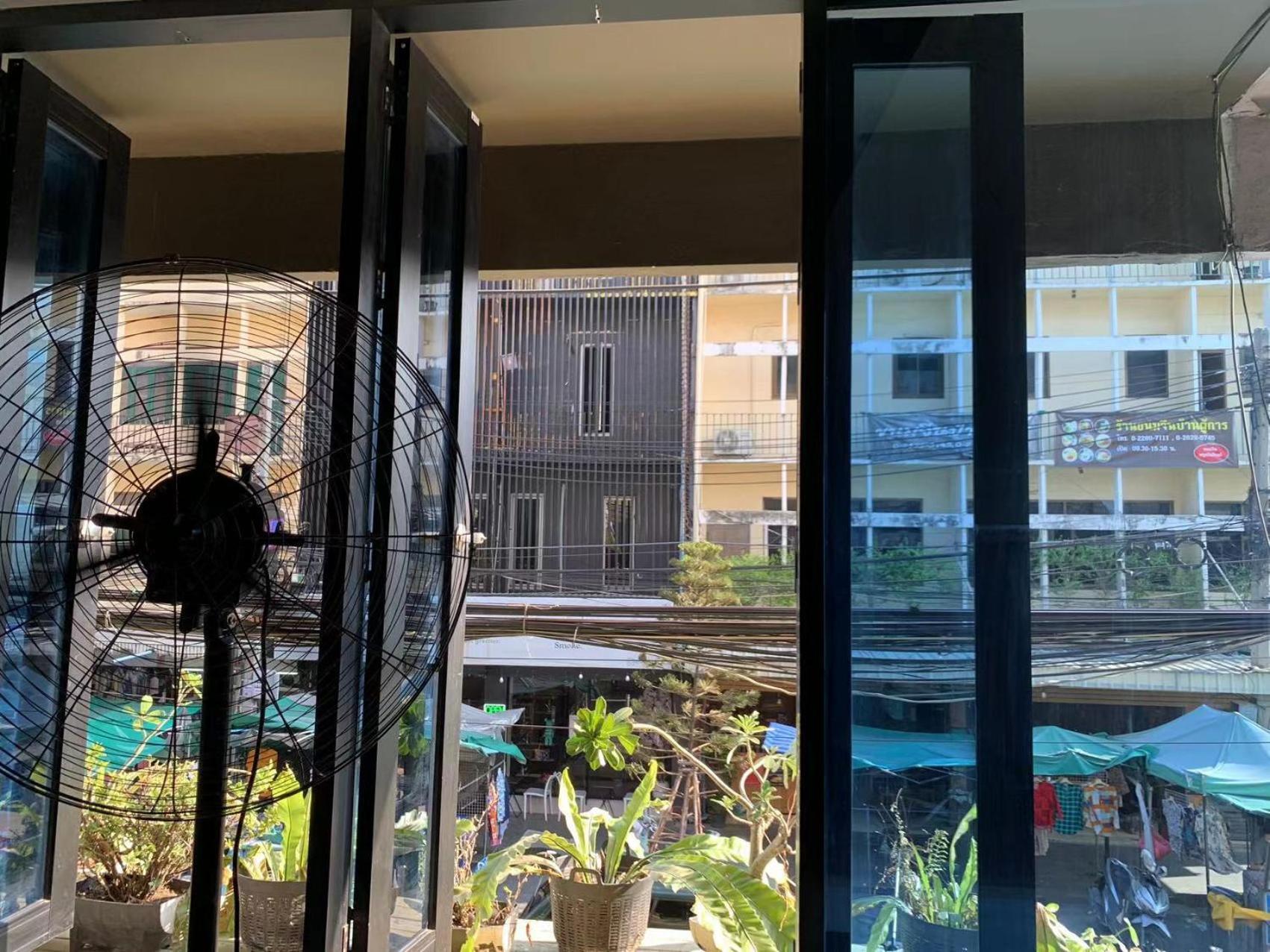 Susu Khaosan Hostel Bangkok Buitenkant foto