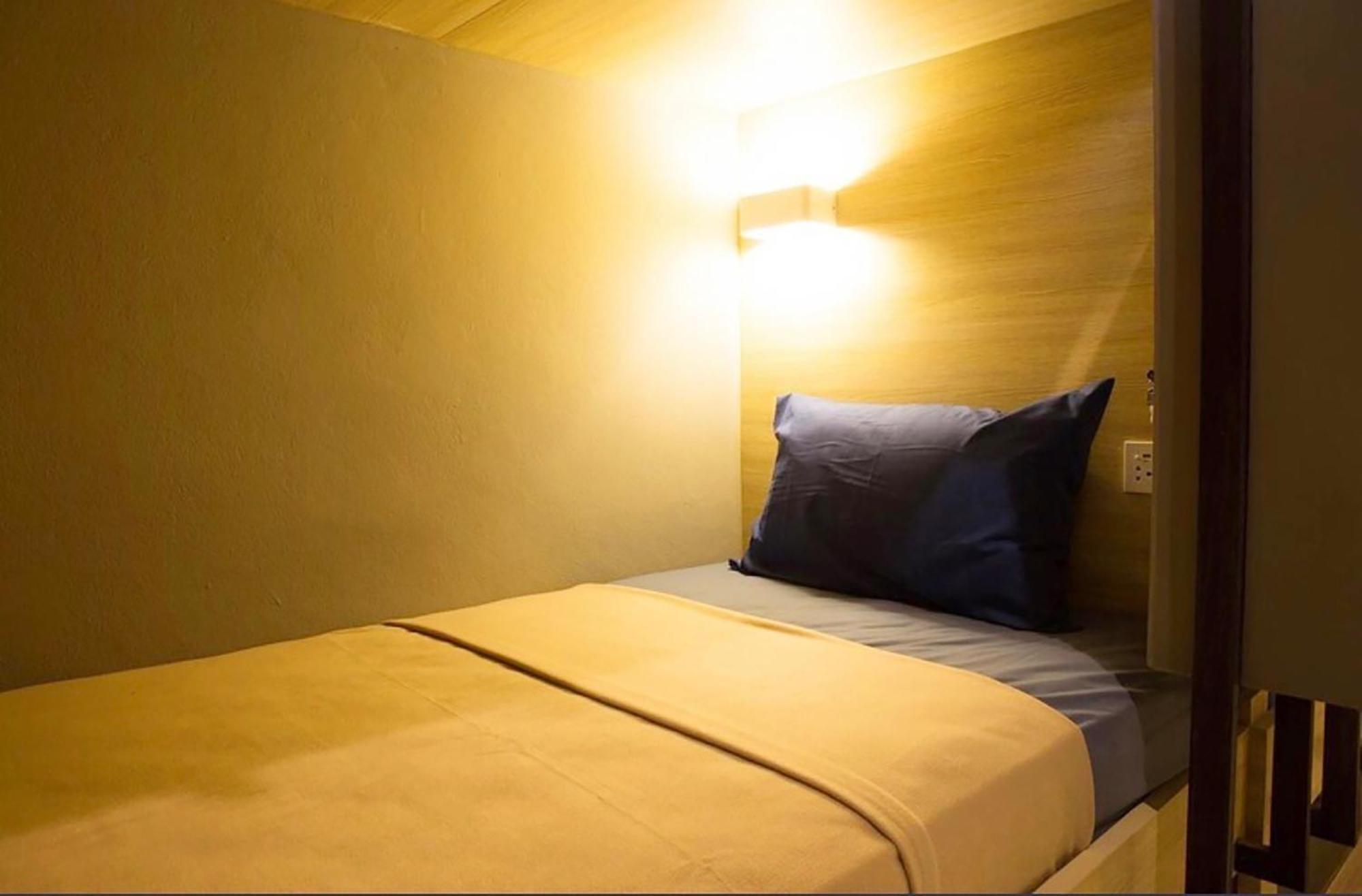 Susu Khaosan Hostel Bangkok Buitenkant foto