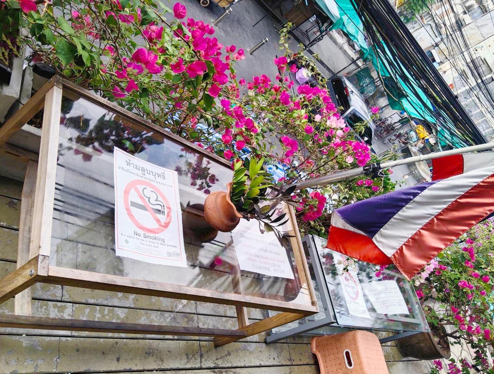 Susu Khaosan Hostel Bangkok Buitenkant foto